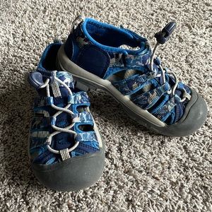Keen sandals size 12
